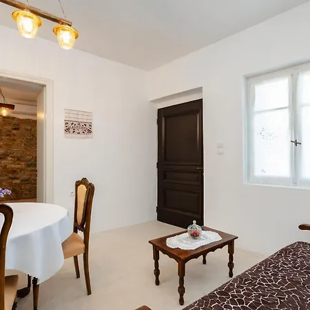 Cozy In Filoti, Naxos 2br